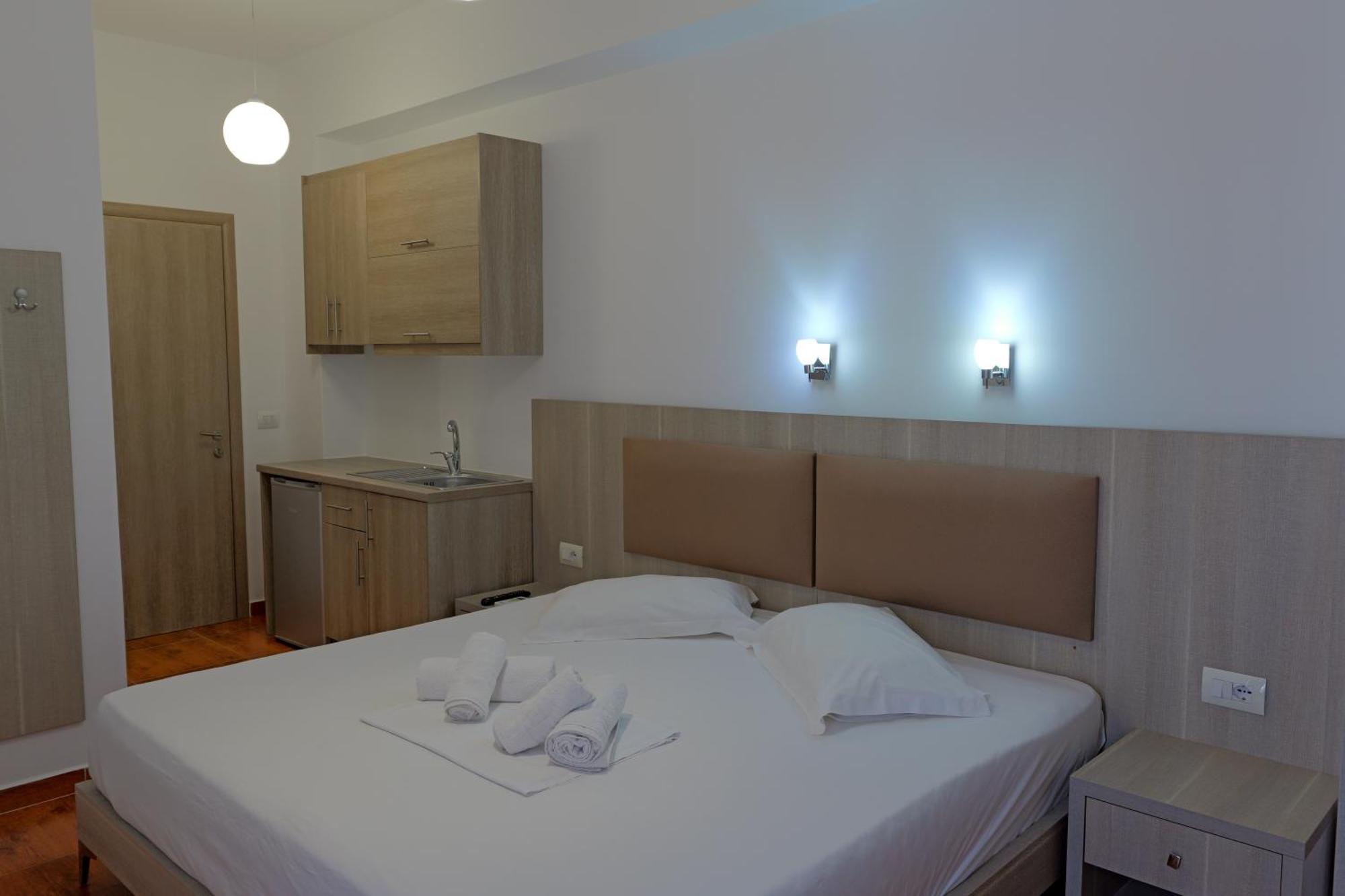 Vila Aurora Hotel Ksamil Eksteriør billede